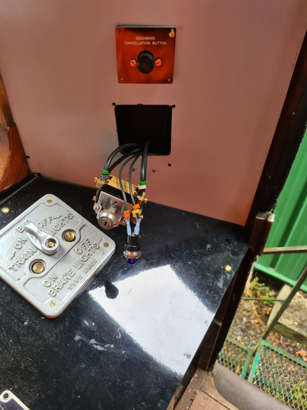 Class 105 wiring for the key switch and light